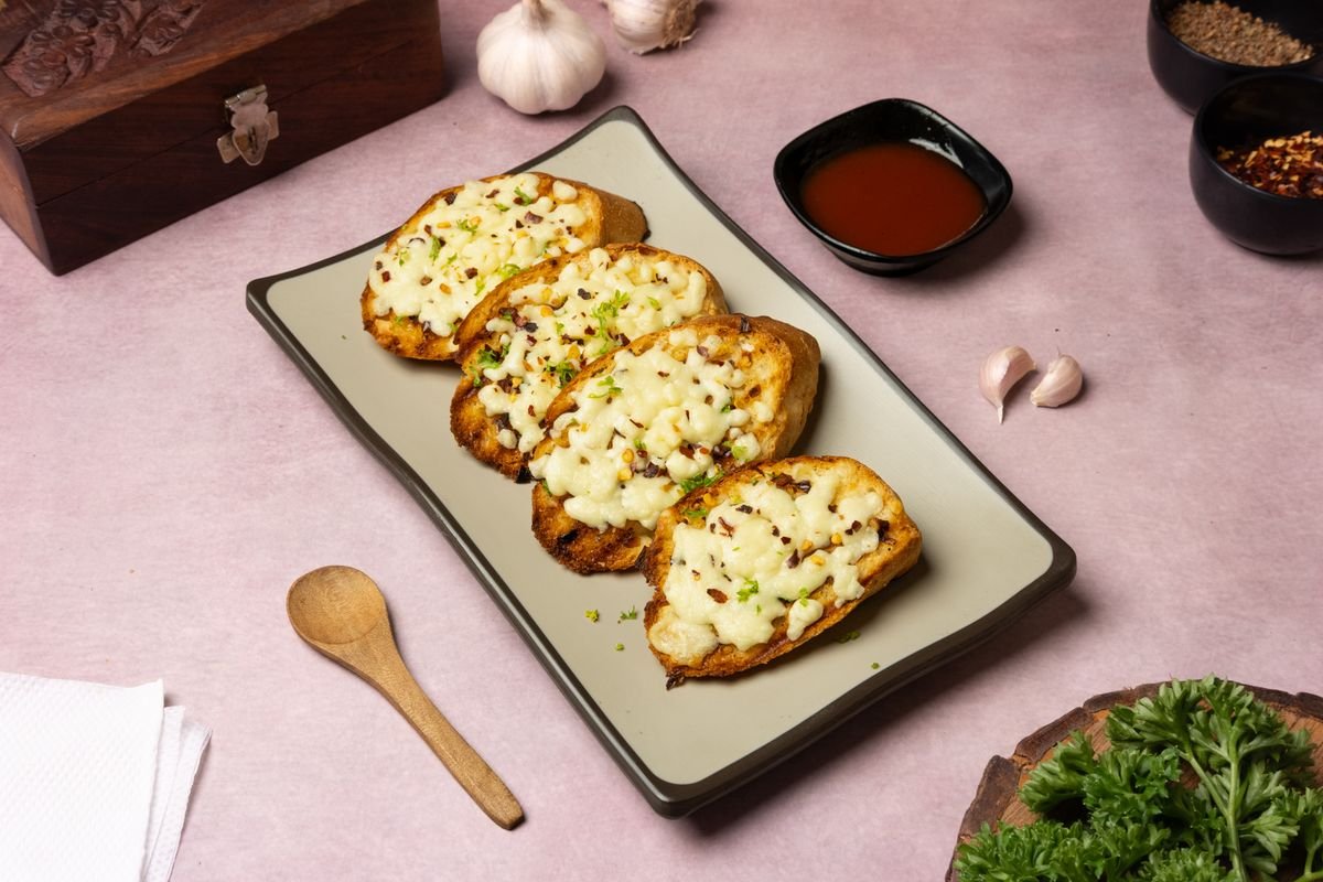 Cheese Garlic Bread - Pocket-Friendly Cafes in Velachery
